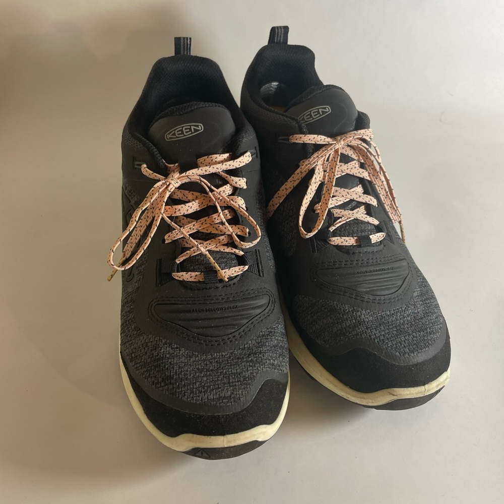 Keen Waterproof Black Hiking/Trail Running Sneakers